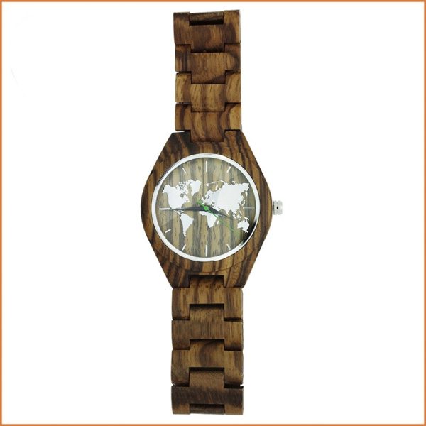 Retro fashion casual wooden watch in European style, made of maple wood.