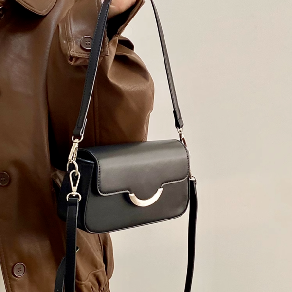 Niche design new women’s bag autumn and winter small square bag high-grade underarm bag single shoulder crossbody bag