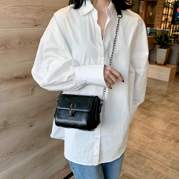 All-in-one textured crossbody bag Stylish small square bag
